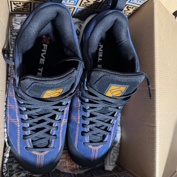 BNIB FiveTen guide tennie size 8.5/41.5 - Picture 1 of 5